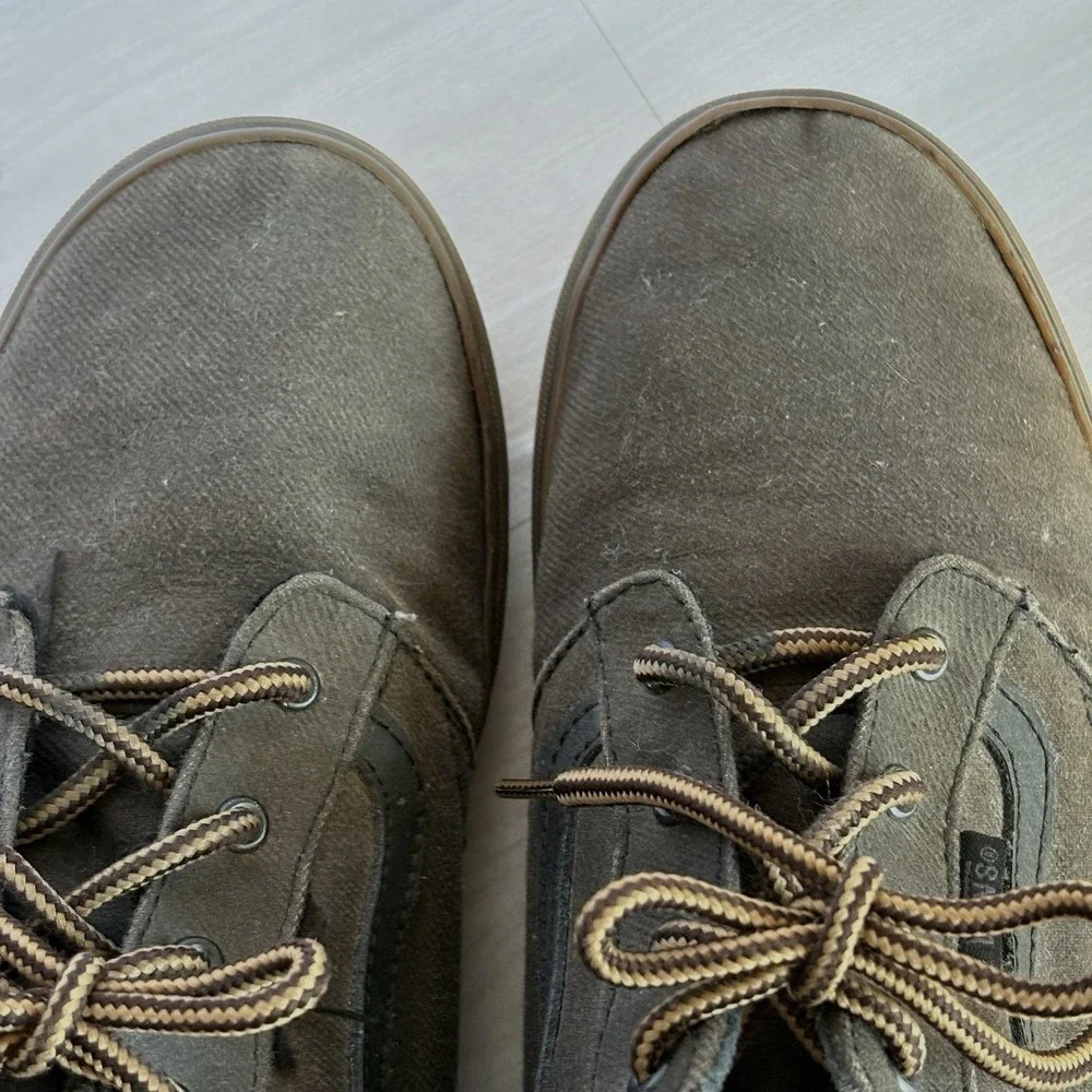 Vans Chukka Mid Canvas Brown‎ Gum Sole Youth 6, Men 6, Women 7.5, MidTop Sneaker